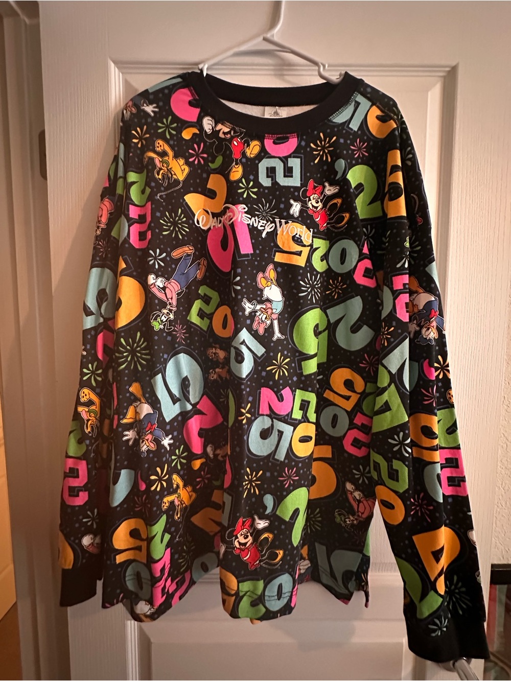 NWT Walt Disney World 2025 Mickey & Friends Colorful Long Sleeve Shirt XXL